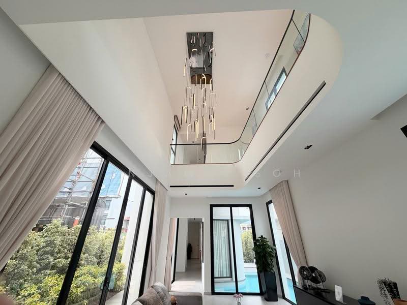 REPUTABLE DEVELOPER CURATES STATEMENT BUNGALOW, 1 to 2 KM to Taonan School, CHIG (Katong), St. Stephen's School, 1 KM to Ngee Ann Primary School, East Coast / Marine Parade, 5 Bedrooms, 9,280 sqft, Bungalow House For Sale, by Benjamin Soh, 500294656 - Living Room - PropertyGuru.com.sg