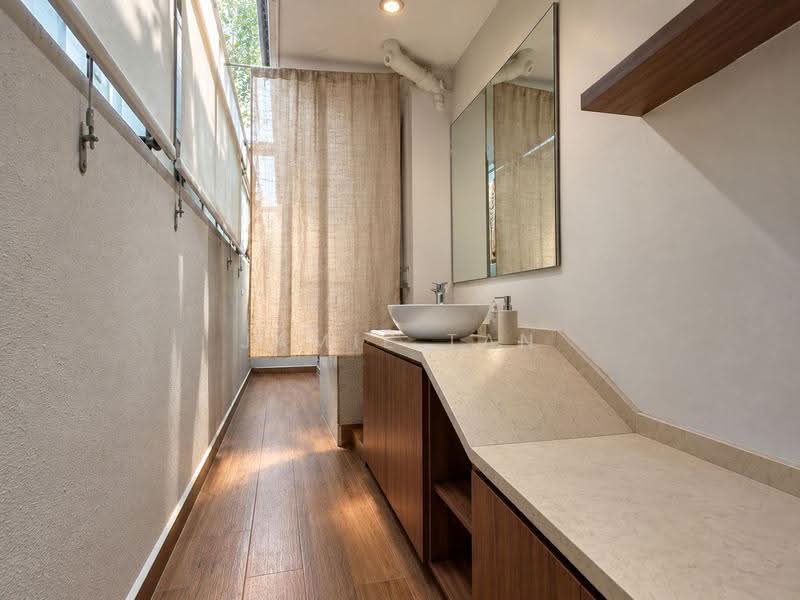 Parc Sophia, 8 Adis Road, Orchard / River Valley, 1 Bedroom, 872 sqft, Apartment For Sale, by Jamie Tan, 500294671 - Bathroom - PropertyGuru.com.sg