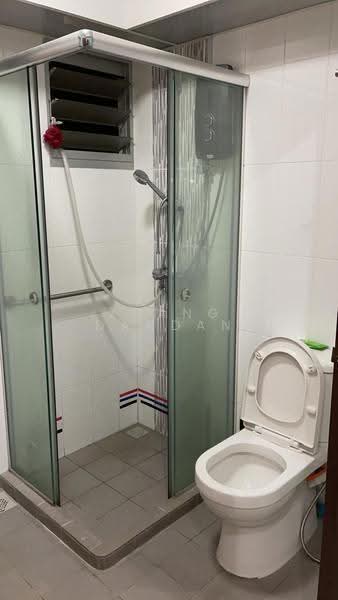 95C Henderson Road, 95C Henderson Road, Alexandra / Commonwealth, Room Rental, 90 sqft, HDB Flat For Rent, by Zhang Dandan, 500294673 - Bathroom - PropertyGuru.com.sg