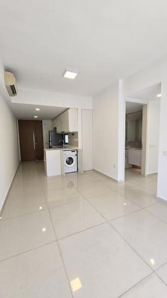 Bedok Residences, 26 Bedok North Drive, Bedok / Upper East Coast, 1 Bedroom, 613 sqft, Condominium For Sale, by Lena Ng, 500294680 - Living Room - PropertyGuru.com.sg