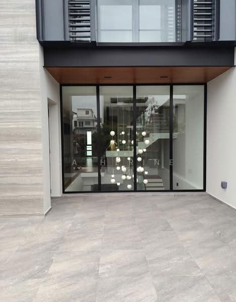 Freehold Brand New 3 Storey Intemediate Terrace In Sembawang, Jalan Sankam, Sembawang / Yishun, 5 Bedrooms, 1,771 sqft, Terraced House For Sale, by Catherine Lim, 500294705 - Entrance - PropertyGuru.com.sg