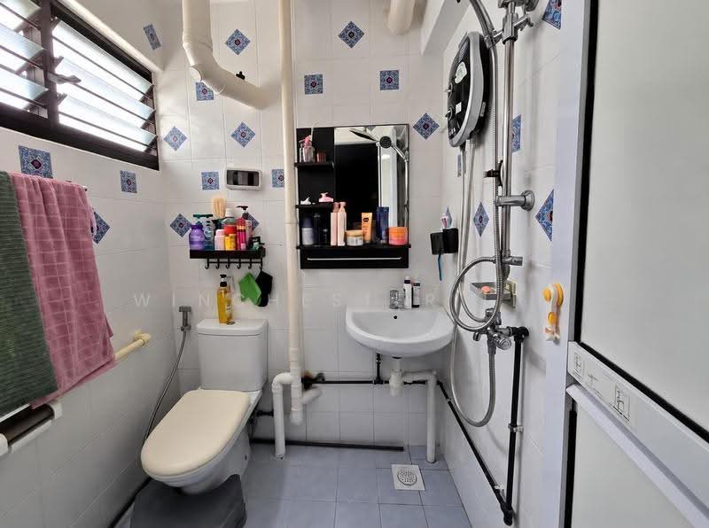 226 Yishun Street 21, 226 Yishun Street 21, Sembawang / Yishun, 2 Bedrooms, 721 sqft, HDB Flat For Sale, by Winchester Lin, 500294714 - Bathroom - PropertyGuru.com.sg