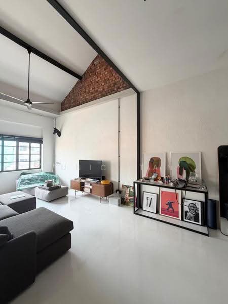 The Black & White loft apartment at Joo Chiat, East Coast / Marine Parade, 1 Bedroom, 980 sqft, Walk-up Apartment For Rent, by Eunice Tan, 500294720 - Living Room - PropertyGuru.com.sg