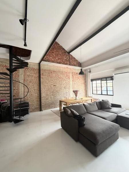 The Black & White loft apartment at Joo Chiat, East Coast / Marine Parade, 1 Bedroom, 980 sqft, Walk-up Apartment For Rent, by Eunice Tan, 500294720 - Living Room - PropertyGuru.com.sg