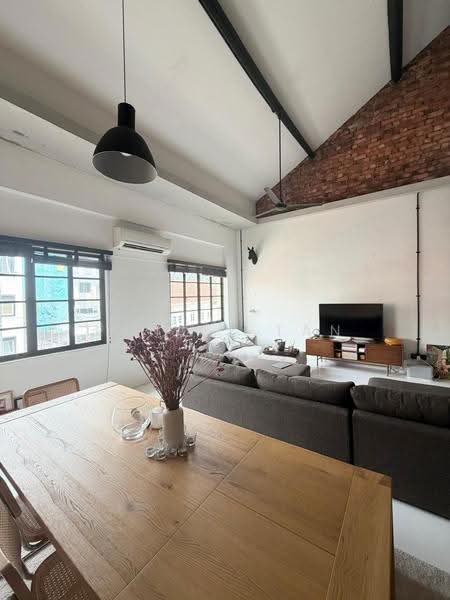 The Black & White loft apartment at Joo Chiat, East Coast / Marine Parade, 1 Bedroom, 980 sqft, Walk-up Apartment For Rent, by Eunice Tan, 500294720 - Living Room - PropertyGuru.com.sg