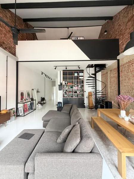 The Black & White loft apartment at Joo Chiat, East Coast / Marine Parade, 1 Bedroom, 980 sqft, Walk-up Apartment For Rent, by Eunice Tan, 500294720 - Living Room - PropertyGuru.com.sg