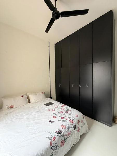 The Black & White loft apartment at Joo Chiat, East Coast / Marine Parade, 1 Bedroom, 980 sqft, Walk-up Apartment For Rent, by Eunice Tan, 500294720 - Bedroom - PropertyGuru.com.sg