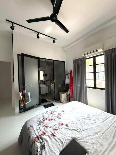 The Black & White loft apartment at Joo Chiat, East Coast / Marine Parade, 1 Bedroom, 980 sqft, Walk-up Apartment For Rent, by Eunice Tan, 500294720 - Bedroom - PropertyGuru.com.sg