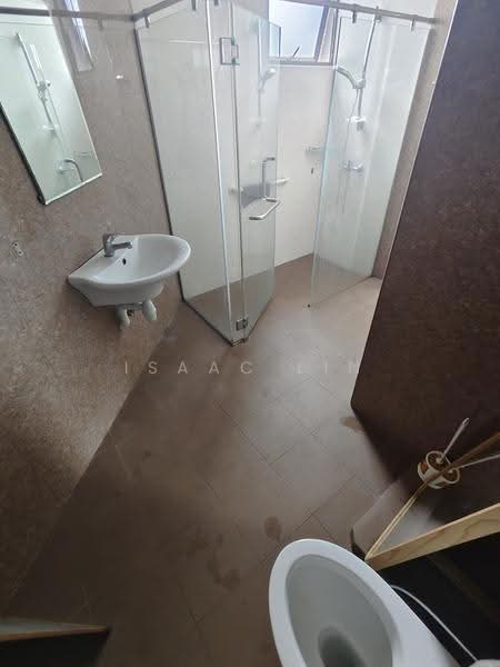 Parc Oasis, 35 Jurong East Avenue 1, Boon Lay / Jurong / Tuas, Room Rental, 222 sqft, Condominium For Rent, by Isaac Lin, 500294744 - MR1 Bathroom - PropertyGuru.com.sg