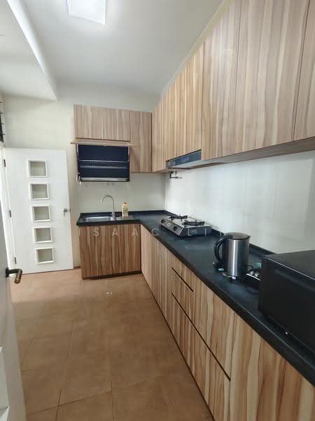 Parc Oasis, 35 Jurong East Avenue 1, Boon Lay / Jurong / Tuas, Room Rental, 222 sqft, Condominium For Rent, by Isaac Lin, 500294744 - Kitchen - PropertyGuru.com.sg