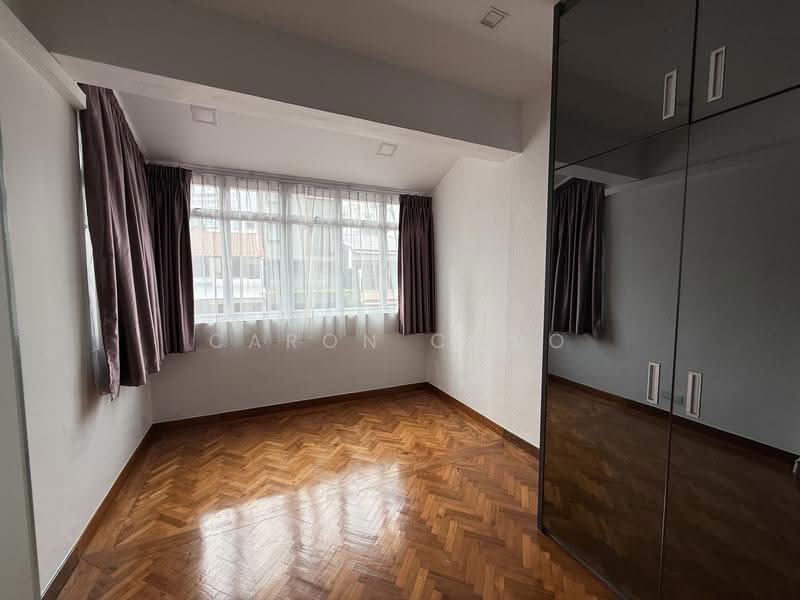 Master’s study / walk in wardrobe