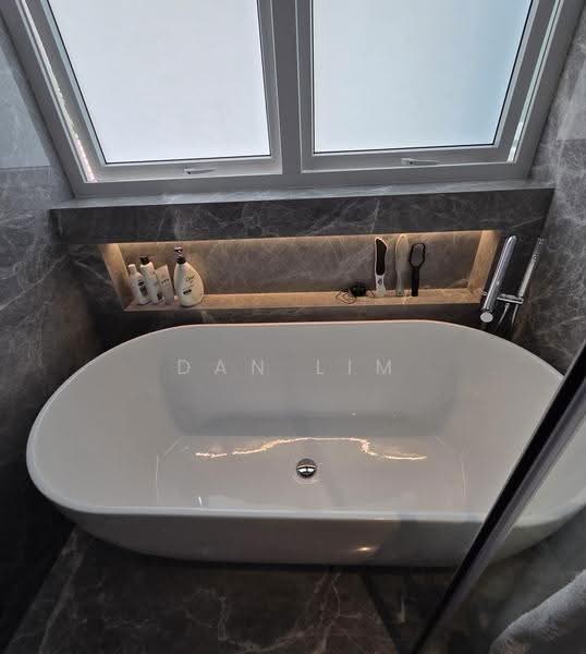 Braddell Heights Estate, Matlock Rise, Macpherson / Potong Pasir, 6 Bedrooms, 8,800 sqft, Bungalow House For Sale, by Dan Lim, 500294872 - Bathroom - PropertyGuru.com.sg