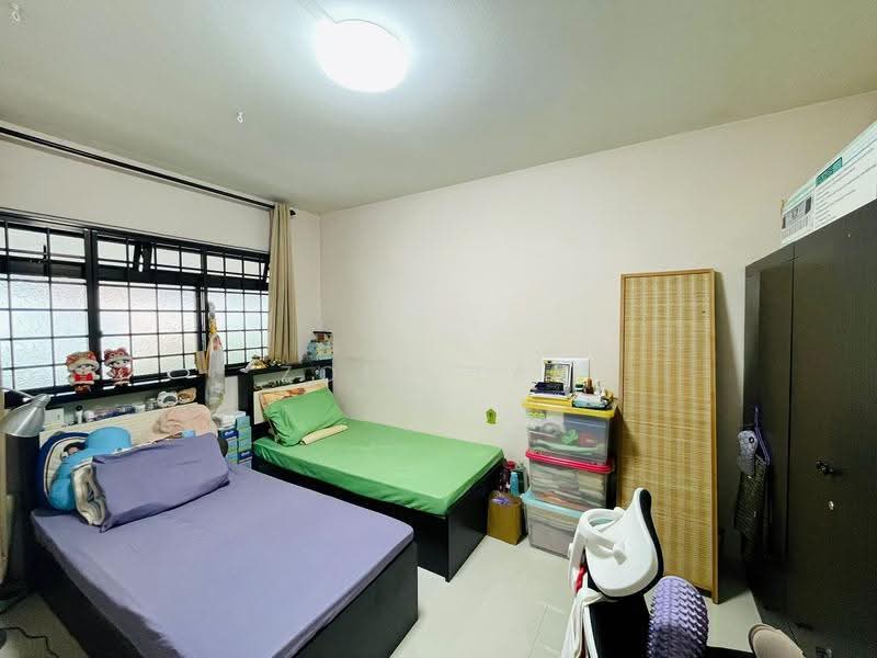 264 Bukit Batok East Avenue 4, 264 Bukit Batok East Avenue 4, Dairy Farm / Bukit Panjang / Choa Chu Kang, 2 Bedrooms, 786 sqft, HDB Flat For Sale, by Zola Tan, 500294894 - Common Bedrtoom 2 - PropertyGuru.com.sg