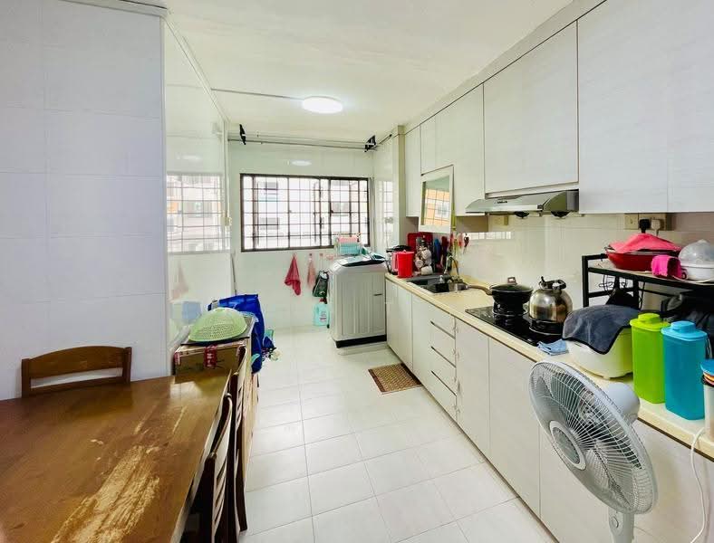 264 Bukit Batok East Avenue 4, 264 Bukit Batok East Avenue 4, Dairy Farm / Bukit Panjang / Choa Chu Kang, 2 Bedrooms, 786 sqft, HDB Flat For Sale, by Zola Tan, 500294894 - Kitchen - PropertyGuru.com.sg