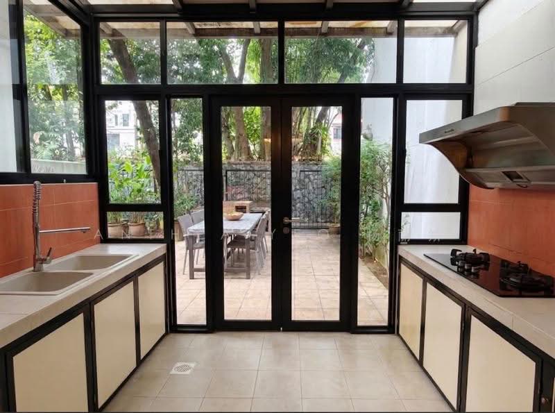 Jalan mutiara inter terrace, jalan mutiara, Orchard / River Valley, 4 Bedrooms, 2,400 sqft, Terraced House For Rent, by Anthea Yeo 杨丽娇, 500294923 - Kitchen - PropertyGuru.com.sg