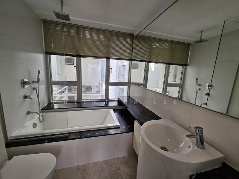 The Centris, 61 Jurong West Central 3, Boon Lay / Jurong / Tuas, 4 Bedrooms, 936 sqft, Apartment For Rent, by Priscilla Lee, 500294926 - Bathroom - PropertyGuru.com.sg