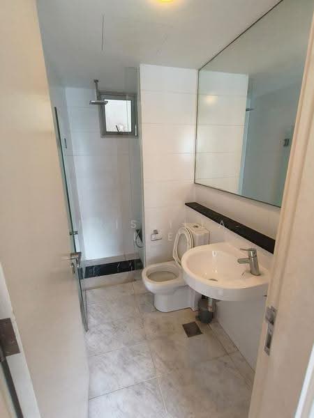 The Centris, 61 Jurong West Central 3, Boon Lay / Jurong / Tuas, 4 Bedrooms, 936 sqft, Apartment For Rent, by Priscilla Lee, 500294926 - Bathroom - PropertyGuru.com.sg