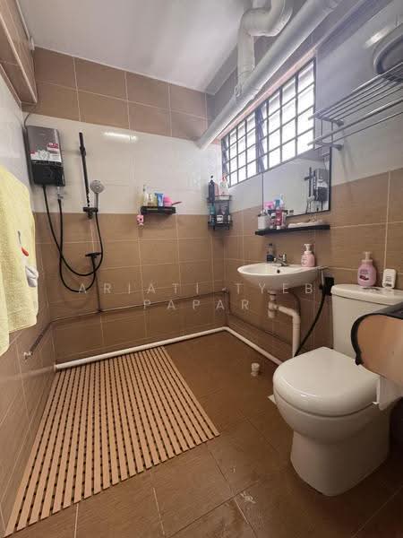 718 Bedok Reservoir Road, 718 Bedok Reservoir Road, Bedok / Upper East Coast, 3 Bedrooms, 1,119 sqft, HDB Flat For Sale, by Ariati Tyeb Papar, 500294932 - PropertyGuru.com.sg