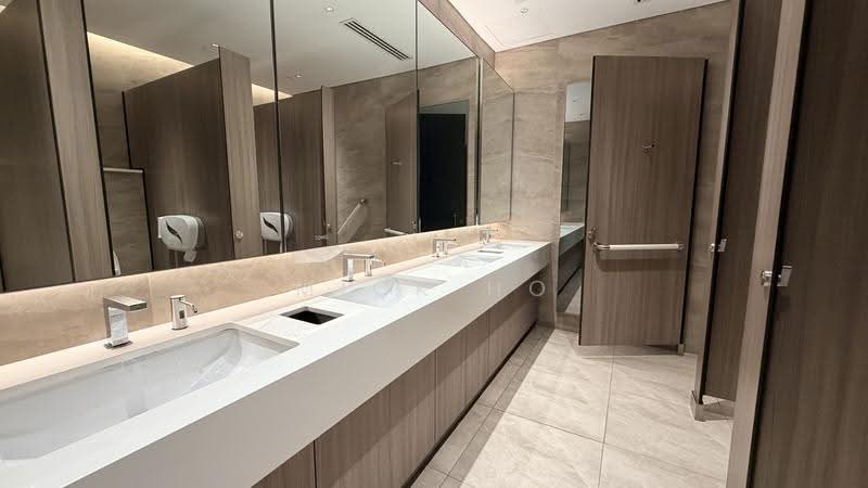 Elementum, 1 North Buona Vista Link, Buona Vista / West Coast / Clementi New Town, 5,535 sqft, Office For Rent, by Mick Ho, 500294971 - Bathroom - CommercialGuru.com.sg