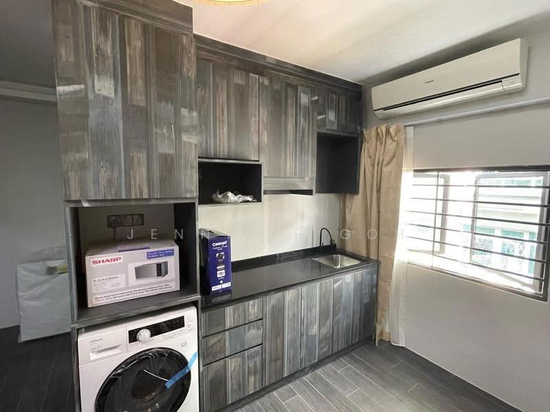398145, No. 10 LORONG 36 GEYLANG, Eunos / Geylang / Paya Lebar, Studio, 160 sqft, Terraced House For Rent, by Jennifer Goh, 500294978 - Kitchen - PropertyGuru.com.sg
