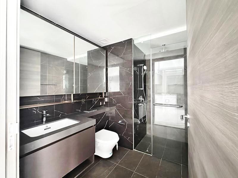 The Florence Residences, 99 Hougang Avenue 2, Hougang / Punggol / Sengkang, 2 Bedrooms, 807 sqft, Condominium For Rent, by Bernie Cheo, 500295029 - Bathroom - PropertyGuru.com.sg