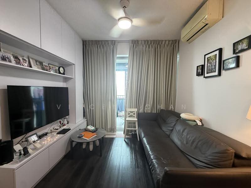 Q Bay Residences, 1 Tampines Street 86, Pasir Ris / Tampines, 2 Bedrooms, 883 sqft, Condominium For Sale, by Vincent Chan, 500295056 - Living Room - PropertyGuru.com.sg
