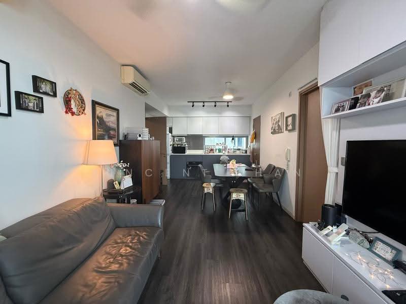 Q Bay Residences, 1 Tampines Street 86, Pasir Ris / Tampines, 2 Bedrooms, 883 sqft, Condominium For Sale, by Vincent Chan, 500295056 - Living/Dining Room - PropertyGuru.com.sg
