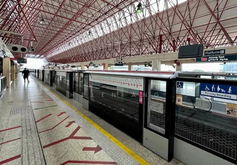 Ground floor HDB shop at Jurong Gateway, Boon Lay / Jurong / Tuas, 1,184 sqft, Shop / Shophouse For Sale, by Helen Ang, 500295082 - CommercialGuru.com.sg