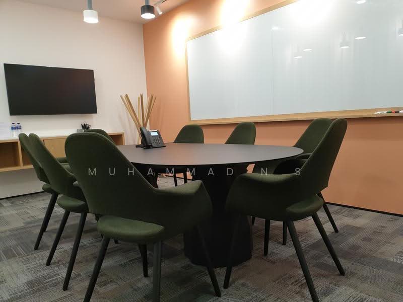LOW PRICE! 2~3 PAX SUITE NICELY FITTED SERVICED OFFICE IN PLQ 1 NEAR MRT, LOW PRICE! 2~3 PAX SUITE NICELY FITTED SERVICED OFFICE IN PLQ 1 NEAR MRT, Eunos / Geylang / Paya Lebar, 90 sqft, Office For Rent, by Muhammad N S, 500295110 - CommercialGuru.com.sg