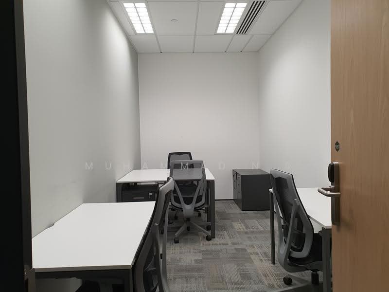 LOW PRICE! 2~3 PAX SUITE NICELY FITTED SERVICED OFFICE IN PLQ 1 NEAR MRT, LOW PRICE! 2~3 PAX SUITE NICELY FITTED SERVICED OFFICE IN PLQ 1 NEAR MRT, Eunos / Geylang / Paya Lebar, 90 sqft, Office For Rent, by Muhammad N S, 500295110 - CommercialGuru.com.sg