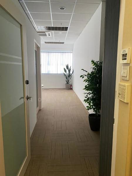 Ubi Techpark, 10 Ubi Crescent, Eunos / Geylang / Paya Lebar, 900 sqft, Light Industrial (B1) For Rent, by Yi Ran (Louis) Zhang, 500295111 - Corridor - CommercialGuru.com.sg