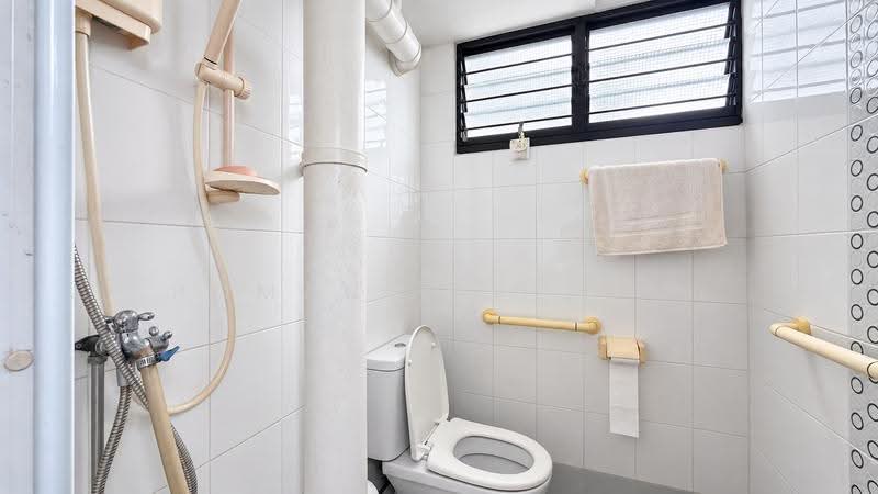537 Ang Mo Kio Avenue 5, 537 Ang Mo Kio Avenue 5, Ang Mo Kio / Bishan / Thomson, 3 Bedrooms, 990 sqft, HDB Flat For Sale, by Roman Woo C P, 500295181 - Bathroom - PropertyGuru.com.sg