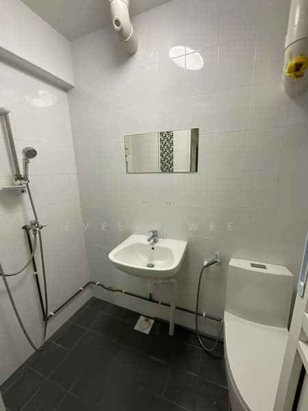 403 Sin Ming Avenue, 403 Sin Ming Avenue, Ang Mo Kio / Bishan / Thomson, 2 Bedrooms, 689 sqft, HDB Flat For Sale, by Evelyn Wee, 500295188 - PropertyGuru.com.sg