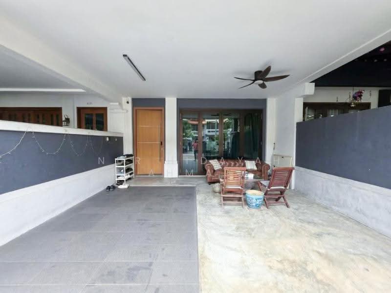 Loyang Villas, Loyang Rise, Changi Airport / Changi Village, 7 Bedrooms, 2,800 sqft, Terraced House For Sale, by Nur Hidayah Ahmad, 500295202 - Car porch n Patio wo Structure Beam - PropertyGuru.com.sg