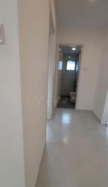 Azalea Park Condo, 10 Flora Road, Changi Airport / Changi Village, 3 Bedrooms, 1,335 sqft, Condominium For Rent, by Lincoln Choo, 500295205 - Corridor - PropertyGuru.com.sg
