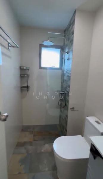Azalea Park Condo, 10 Flora Road, Changi Airport / Changi Village, 3 Bedrooms, 1,335 sqft, Condominium For Rent, by Lincoln Choo, 500295205 - Bathroom - PropertyGuru.com.sg