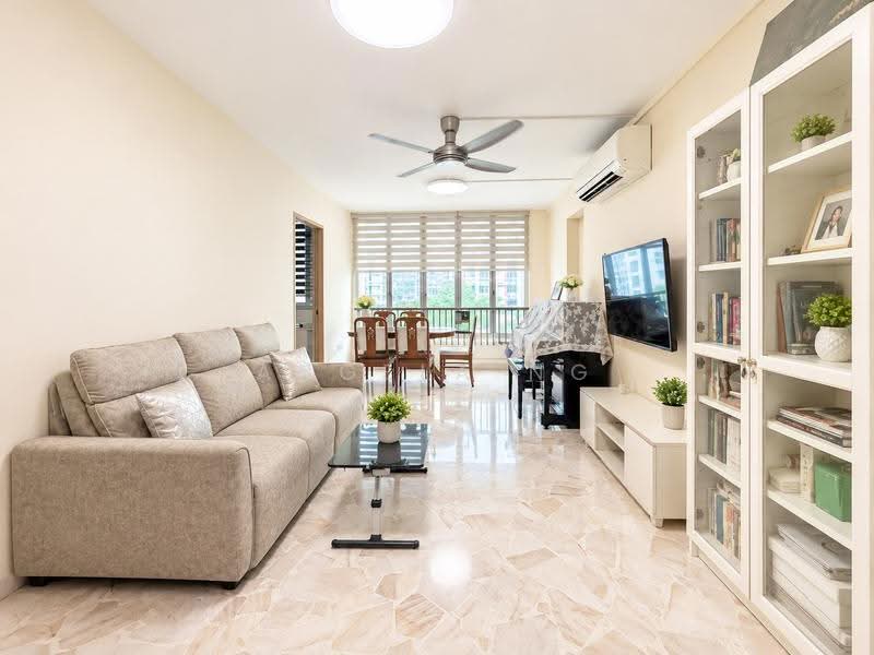 81B Lorong 4 Toa Payoh, 81B Lorong 4 Toa Payoh, Balestier / Toa Payoh, 3 Bedrooms, 103 sqft, HDB Flat For Sale, by Angela Ng, 500295220 - Living Room - PropertyGuru.com.sg