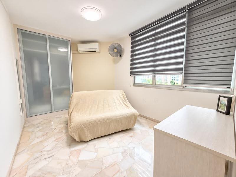 81B Lorong 4 Toa Payoh, 81B Lorong 4 Toa Payoh, Balestier / Toa Payoh, 3 Bedrooms, 103 sqft, HDB Flat For Sale, by Angela Ng, 500295220 - Bedroom - PropertyGuru.com.sg