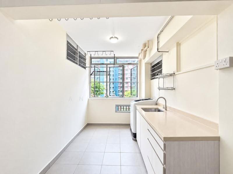 81B Lorong 4 Toa Payoh, 81B Lorong 4 Toa Payoh, Balestier / Toa Payoh, 3 Bedrooms, 103 sqft, HDB Flat For Sale, by Angela Ng, 500295220 - Balcony - PropertyGuru.com.sg