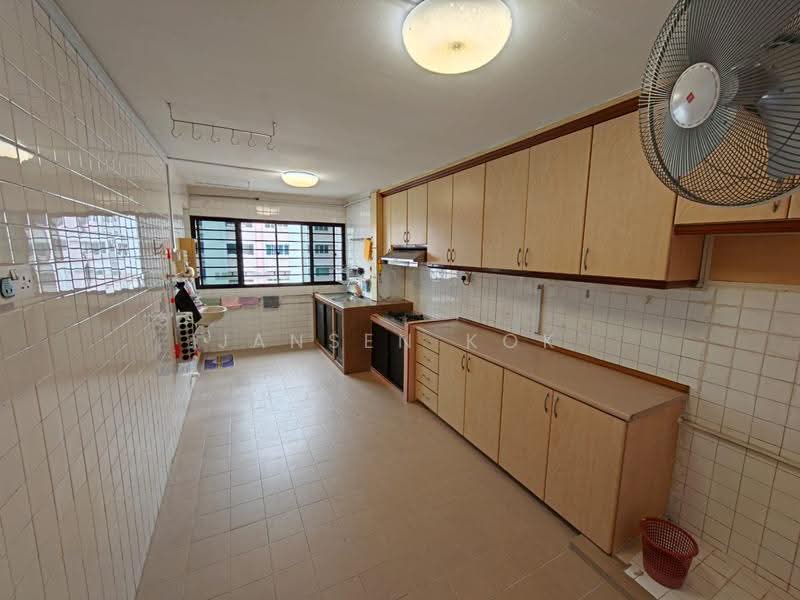 638 Ang Mo Kio Avenue 6, 638 Ang Mo Kio Avenue 6, Ang Mo Kio / Bishan / Thomson, 3 Bedrooms, 980 sqft, HDB Flat For Sale, by Jansen Kok, 500295224 - Kitchen - PropertyGuru.com.sg