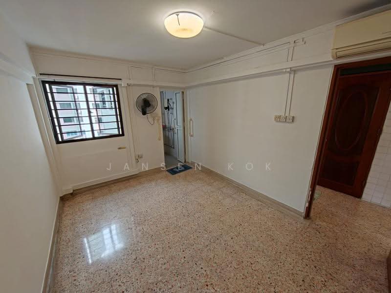 638 Ang Mo Kio Avenue 6, 638 Ang Mo Kio Avenue 6, Ang Mo Kio / Bishan / Thomson, 3 Bedrooms, 980 sqft, HDB Flat For Sale, by Jansen Kok, 500295224 - Master Bedroom - PropertyGuru.com.sg