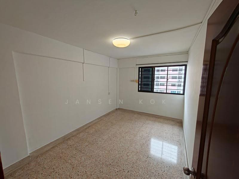 638 Ang Mo Kio Avenue 6, 638 Ang Mo Kio Avenue 6, Ang Mo Kio / Bishan / Thomson, 3 Bedrooms, 980 sqft, HDB Flat For Sale, by Jansen Kok, 500295224 - Bedroom 3 - PropertyGuru.com.sg