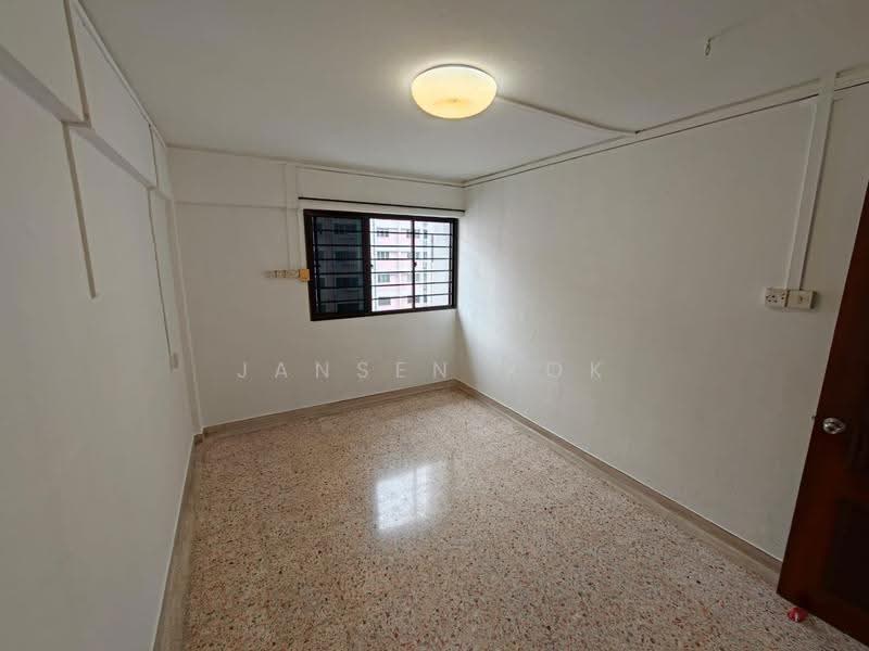 638 Ang Mo Kio Avenue 6, 638 Ang Mo Kio Avenue 6, Ang Mo Kio / Bishan / Thomson, 3 Bedrooms, 980 sqft, HDB Flat For Sale, by Jansen Kok, 500295224 - Bedroom 3 - PropertyGuru.com.sg