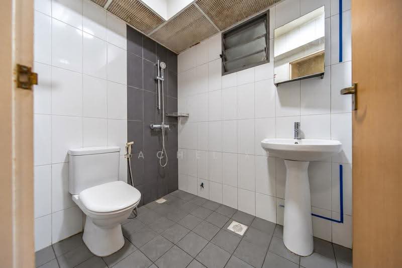 316B Punggol Way, 316B Punggol Way, Hougang / Punggol / Sengkang, 3 Bedrooms, 1,001 sqft, HDB Flat For Sale, by Rachel Xu, 500295235 - Bathroom - PropertyGuru.com.sg