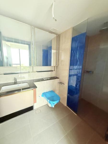 The Hill @ One-North, 15 Slim Barrack Rise, Buona Vista / West Coast / Clementi New Town, 2 Bedrooms, 753 sqft, Condominium For Rent, by Indira Malinda, 500295244 - Bathroom - PropertyGuru.com.sg