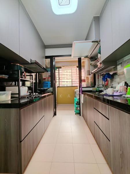 365D Upper Serangoon Road, 365D Upper Serangoon Road, Hougang / Punggol / Sengkang, 2 Bedrooms, 721 sqft, HDB Flat For Sale, by Kif Kamal, 500295269 - Kitchen - PropertyGuru.com.sg