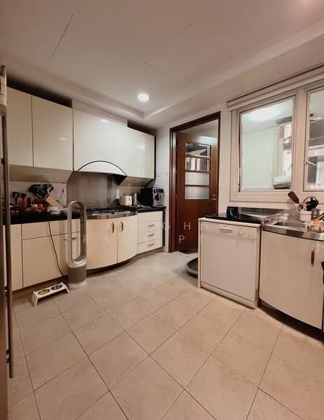 Scotts 28, 28 Scotts Road, Orchard / River Valley, 3 Bedrooms, 2,271 sqft, Condominium For Rent, by ELAINE CHIA, 500295289 - Kitchen - PropertyGuru.com.sg
