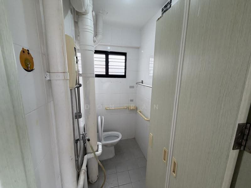 762 Yishun Street 72, 762 Yishun Street 72, Sembawang / Yishun, 3 Bedrooms, 1,119 sqft, HDB Flat For Sale, by Don Pan, 500295313 - Bathroom - PropertyGuru.com.sg