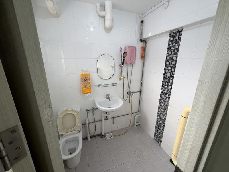 762 Yishun Street 72, 762 Yishun Street 72, Sembawang / Yishun, 3 Bedrooms, 1,119 sqft, HDB Flat For Sale, by Don Pan, 500295313 - Bathroom - PropertyGuru.com.sg