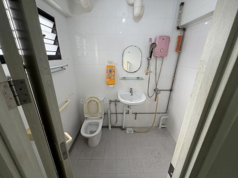 762 Yishun Street 72, 762 Yishun Street 72, Sembawang / Yishun, 3 Bedrooms, 1,119 sqft, HDB Flat For Sale, by Don Pan, 500295313 - Bathroom - PropertyGuru.com.sg